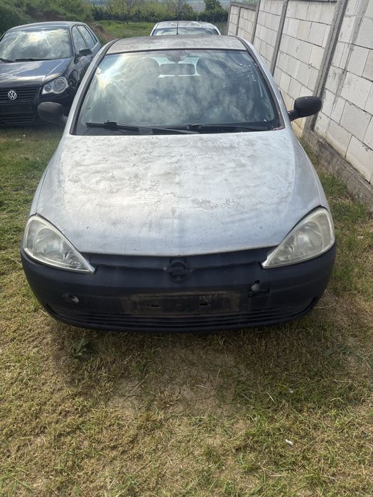 Dezmembrez Opel Corsa 1.2 benzina an 2004