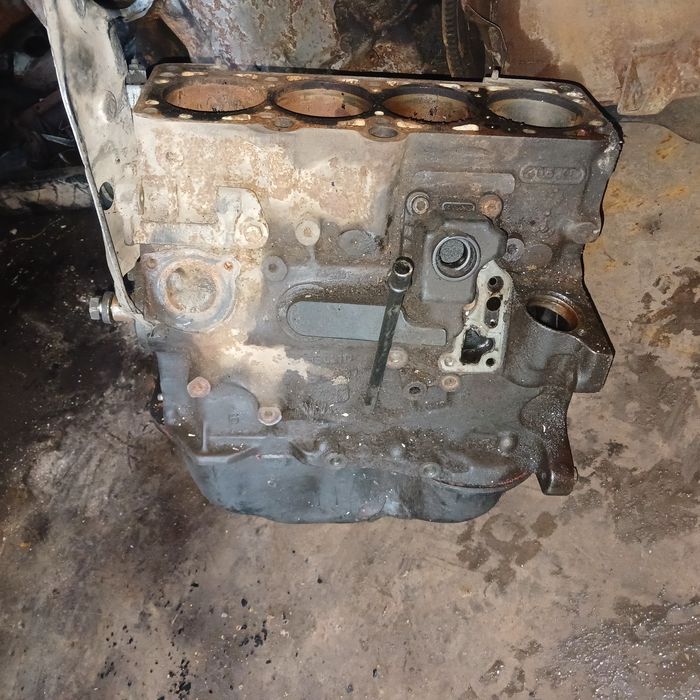 Продаётся блок двигателя Ауди80