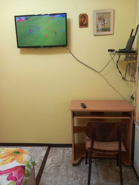 Închiriez Cameră la Curte