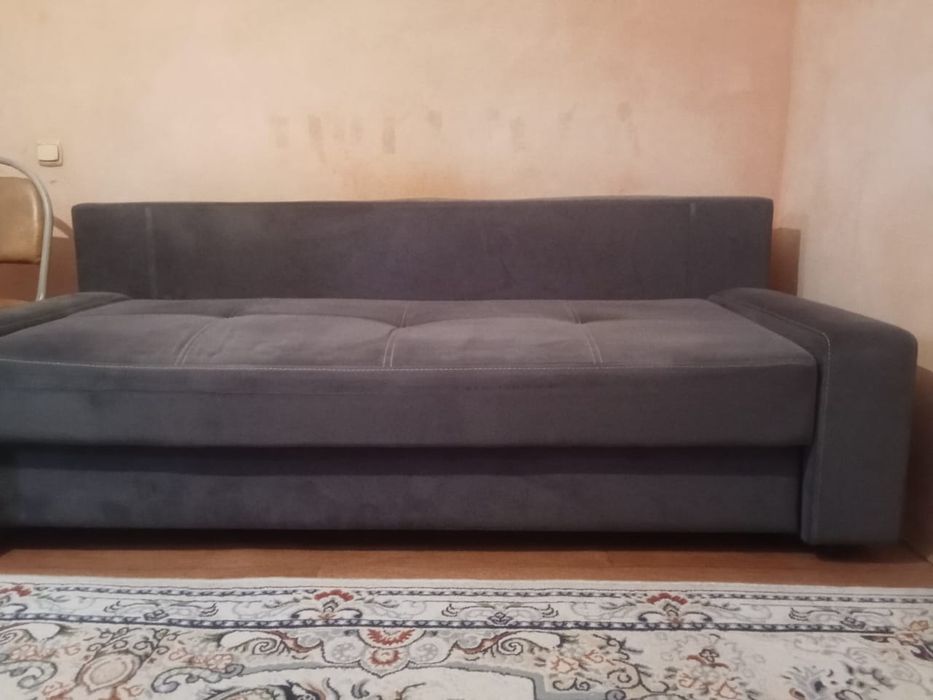 Продам диван хорошем состояние.