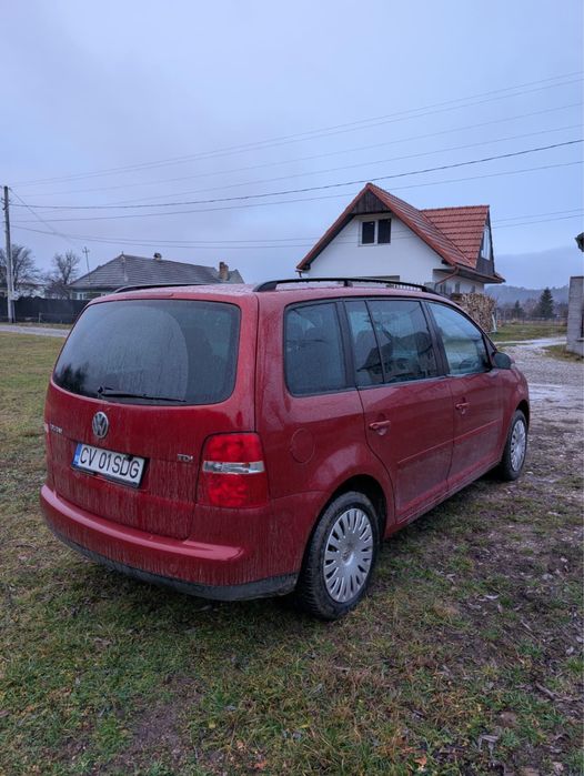 Vând Touran 2.0 TDI