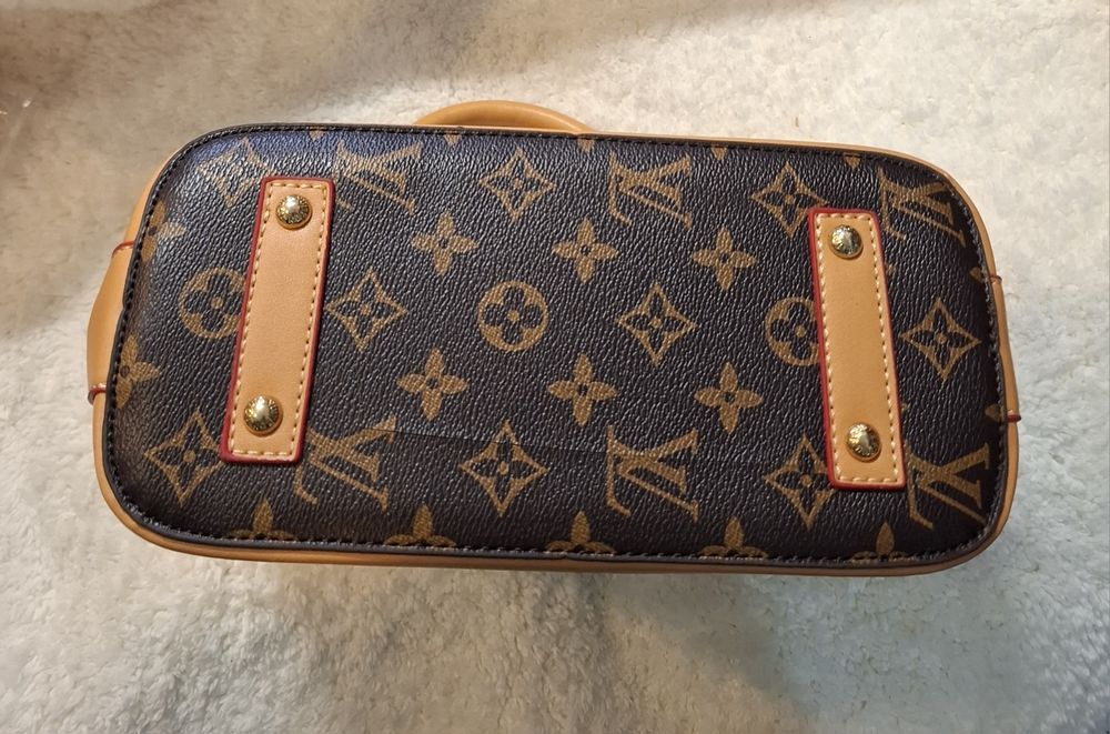 Geanta noua  Louis Vuitton
