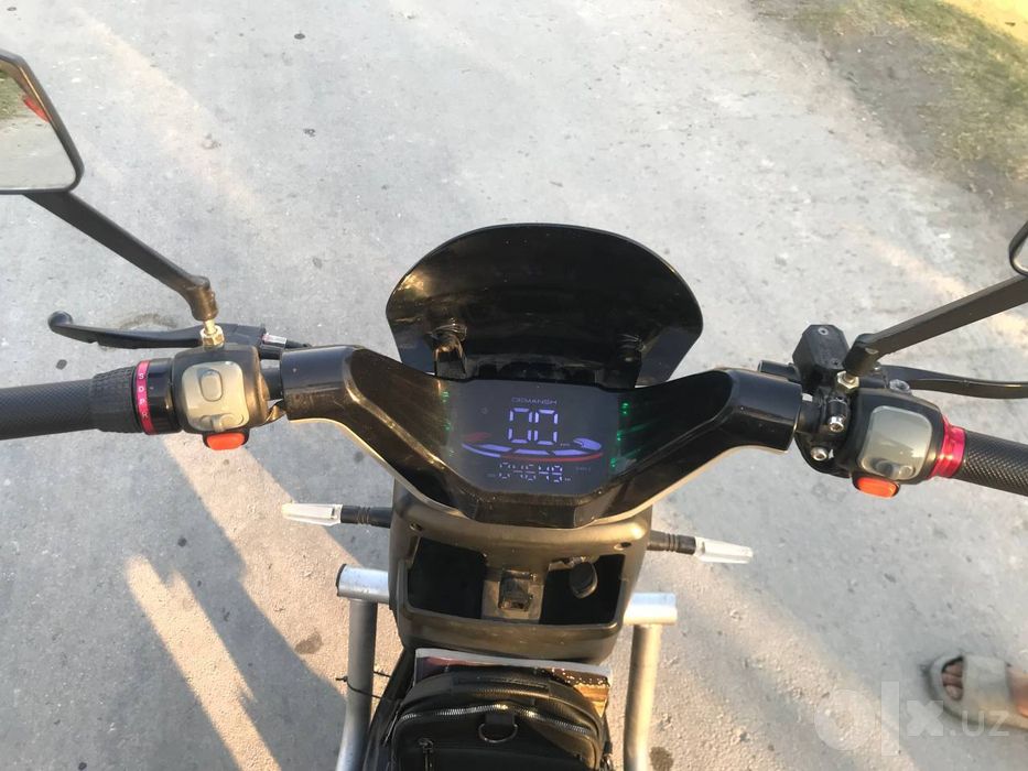 Skuter demansh sotiladi