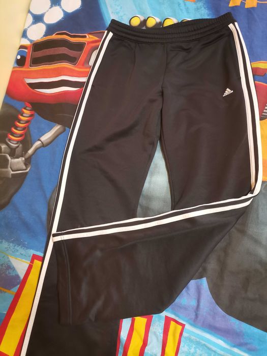 Оригинално долни ще Адидас