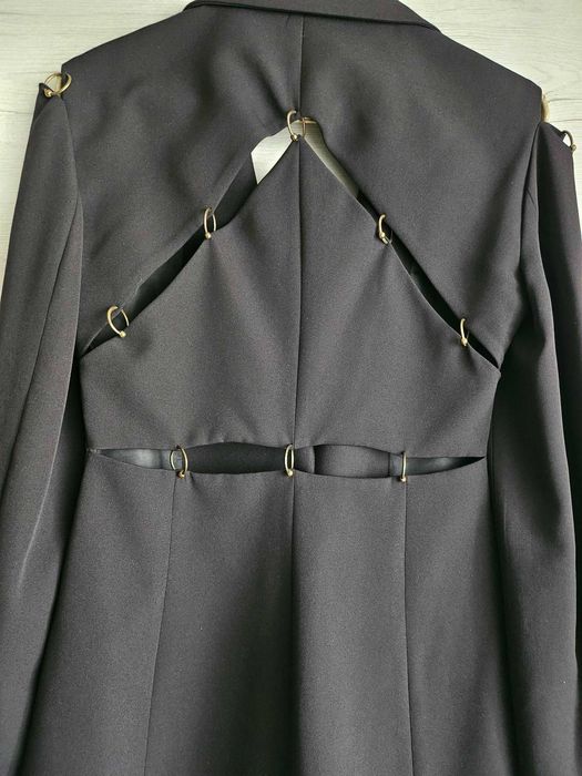 Продавам черно сако