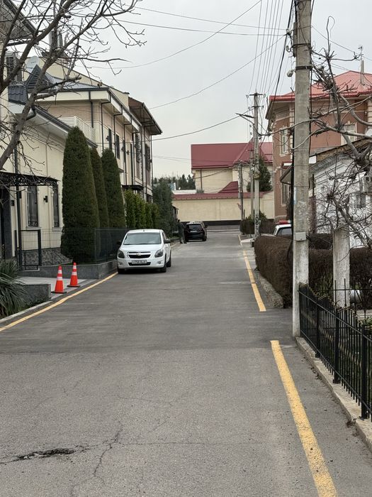 Центр луначарского ул Садаф 6 сот дом 160м2