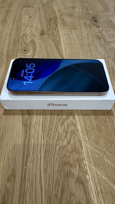 Iphone 16 pro с гаранция