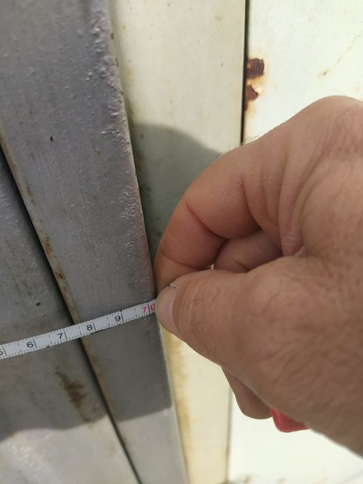 Продавам двоен метален шкаф