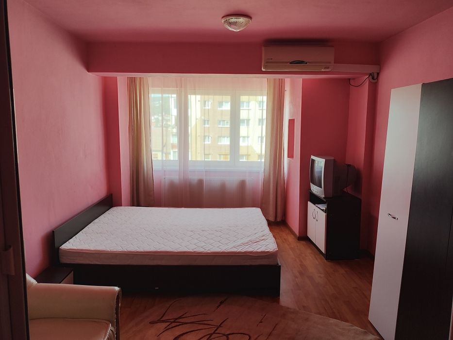 Închiriez apartament pe Bld.Transilvaniei