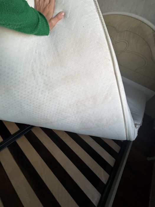 Даром матрас б/у 156*200