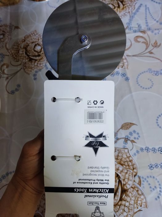 Нож для пиццы новый