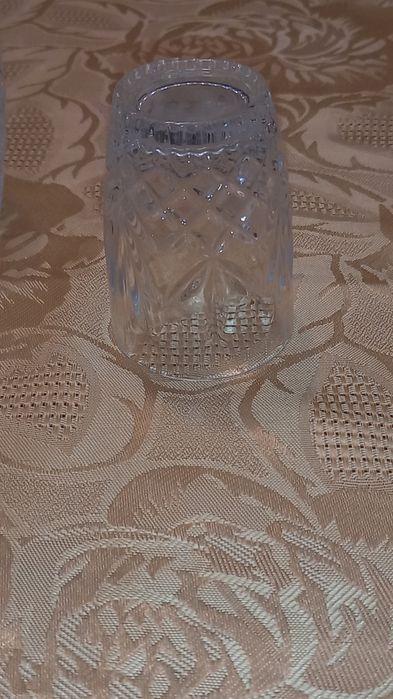 Vand set comolet de 6 pahare tarie cristal masiv,cu model bogat,deosebite