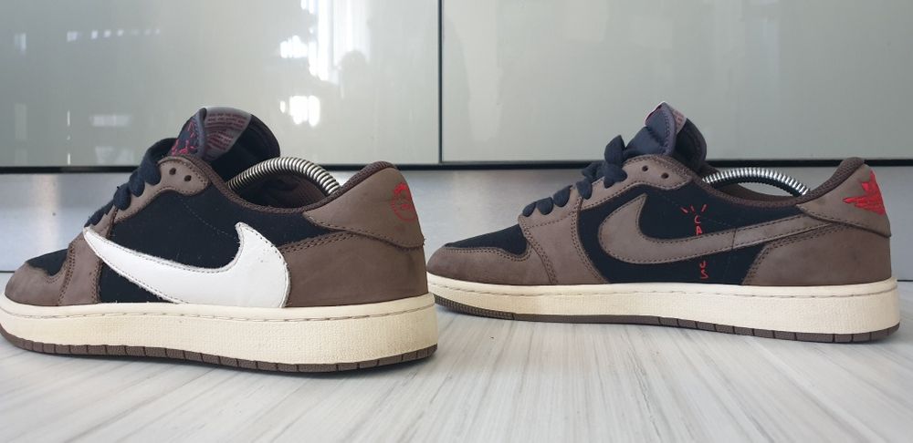 Nike Air Jordan 1 x Travis Scott / 42/26.5см ОРИГИНАЛ! Мъжки Кецове