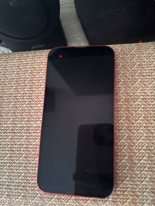 I phone 13-червен