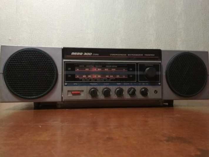 виниловый проигрыватель