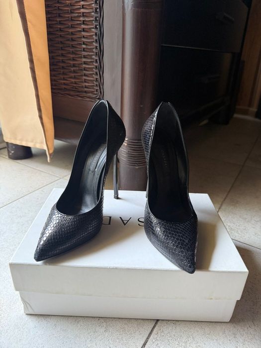 Casadei pumps …………