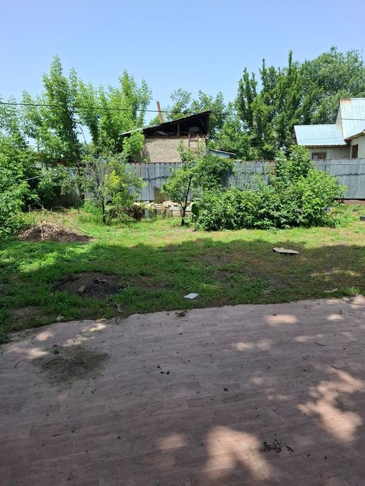 Продаю 2 дома на одном участке