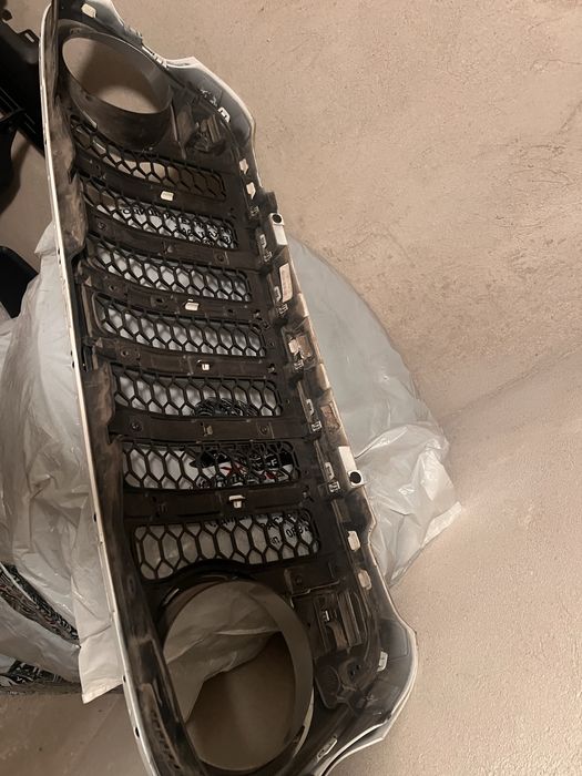 Части за Jeep Wrangler JL 2018-2025, решетка, стоп, мигач, барче и др.