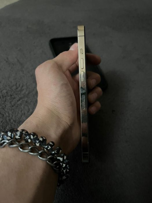 продам IPhone 12 pro max