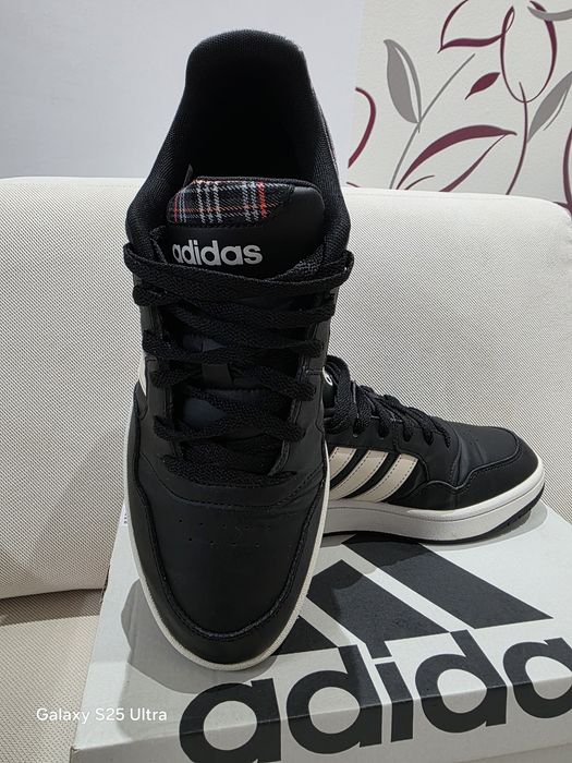Adidași din piele nr 43