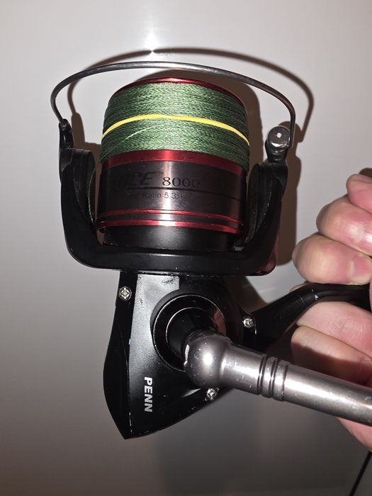 Vand mulinete Penn si diverse lansete.