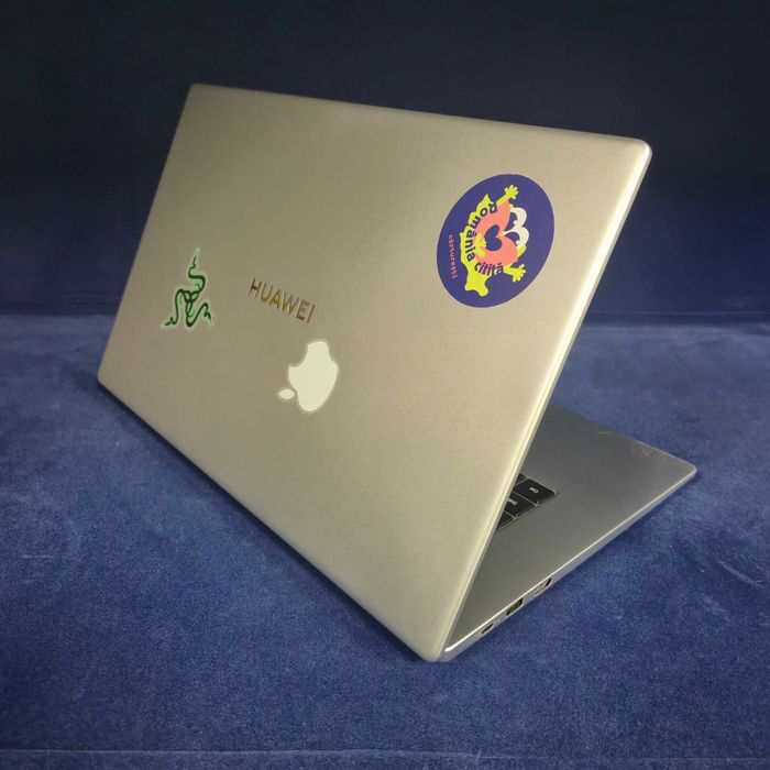 ( B32634.1 / Ag28 Doi Baieti ) Laptop Huawei / Garantie 2 ani !