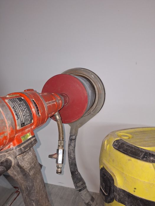 Gaură pentru hota/Ac/Centrală,disponibilitate și în weekend!