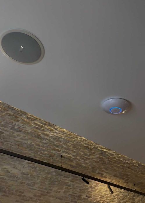 Озвучителни и музикални системи за кафе, ресторант, магазин, офис