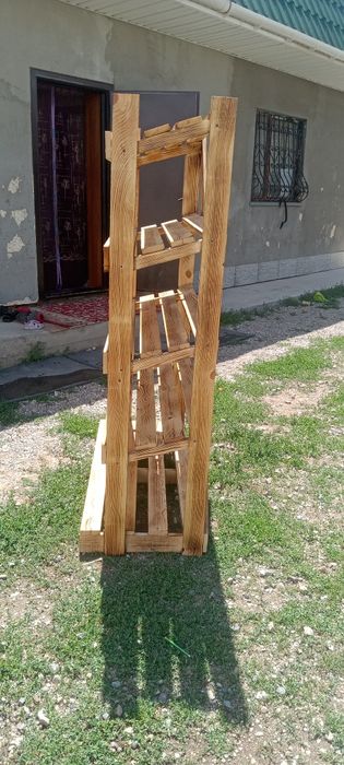 Стелаж в хорошем качестве.