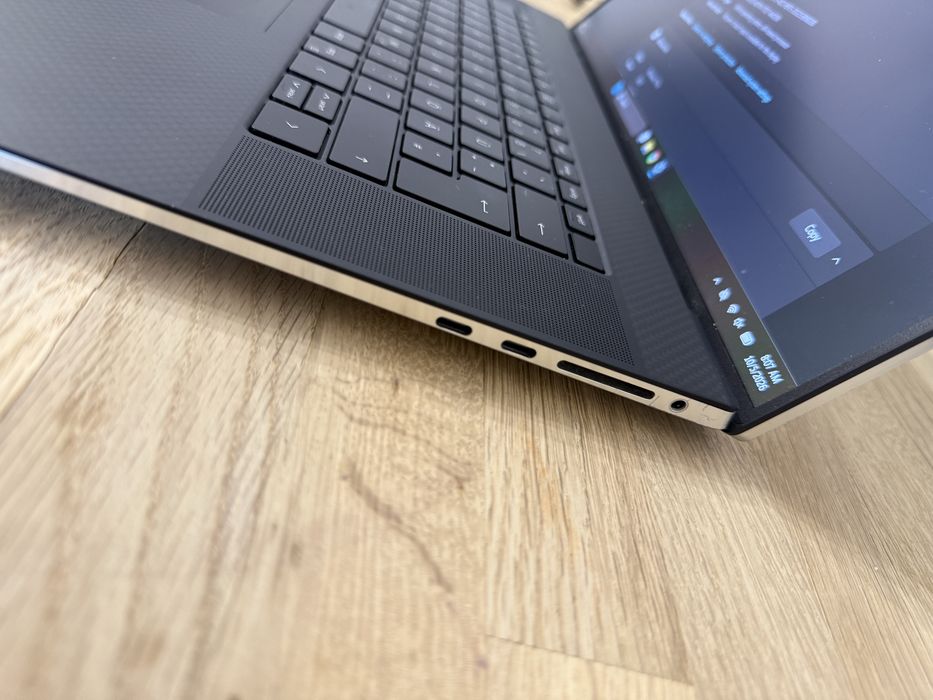 Dell xps 9720 17inch/ i9 / 3060 / 32 gb ram