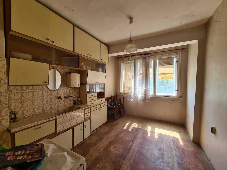 Продава се Двустаен апартамент в Хасково, Дружба 1 - 62 кв.м за 987 €/кв.м - Снимка #3
