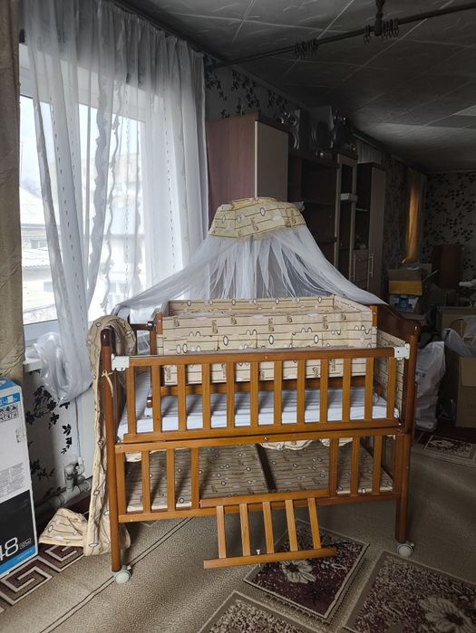 Детская кроватка