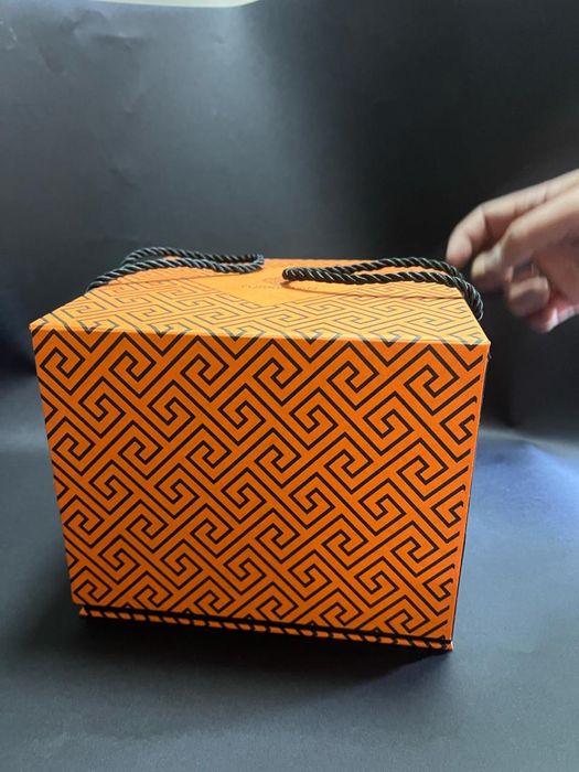 Коробки, упаковка, пакеты