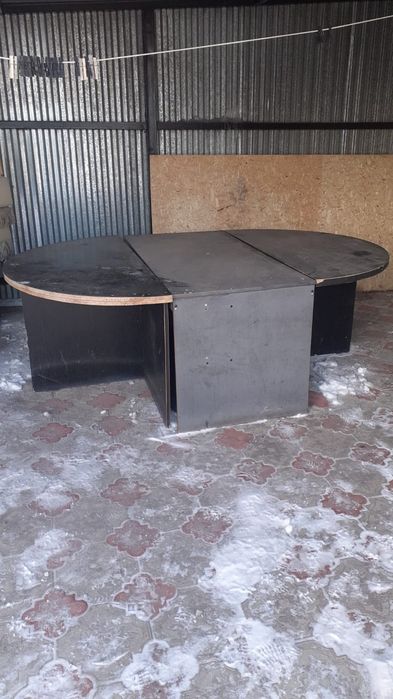 Продам стол  б/у