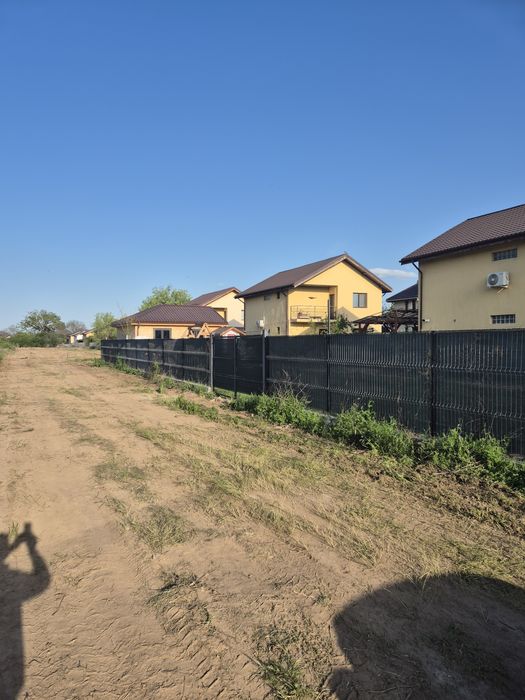 Teren intravilan de vânzare