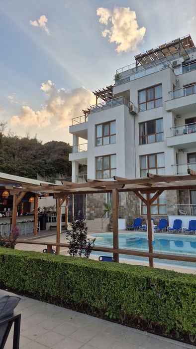 Дава се под наем Двустаен апартамент в Бяла - 70 кв.м за 306 € - Снимка #2