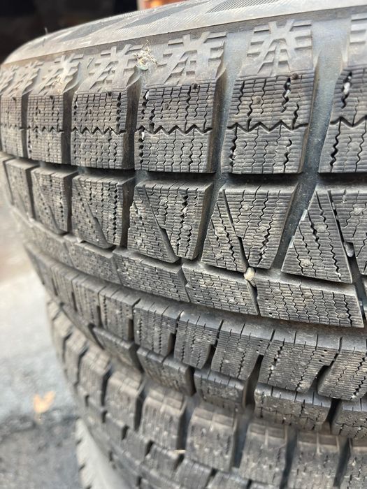 Шины зима Bridgestone blizzak 215/60/17