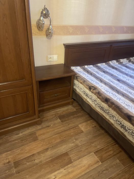 Продаю спальный гарнитур , б/у.