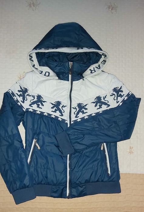 Продам осеннюю куртку