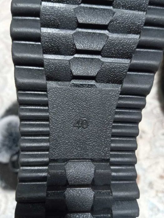 Продам сапоги новые