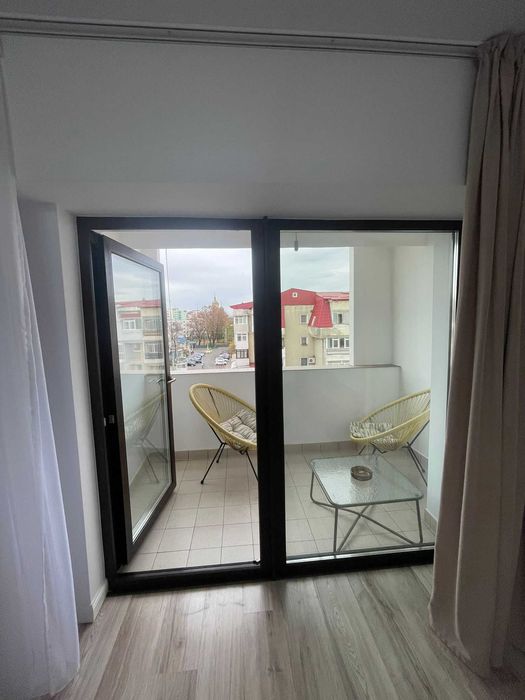 De inchiriat apartament 3 camere in Pietonal