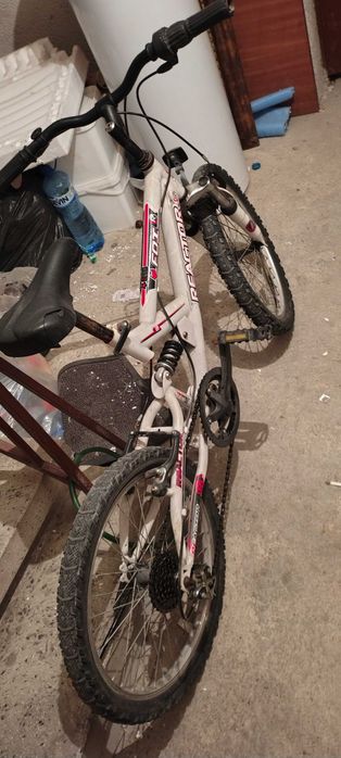 Продавам детско/юношеско колело