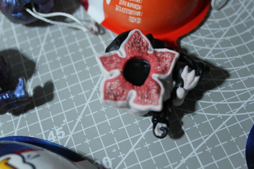 фигурки Kinder joy funko pop очень странные дела