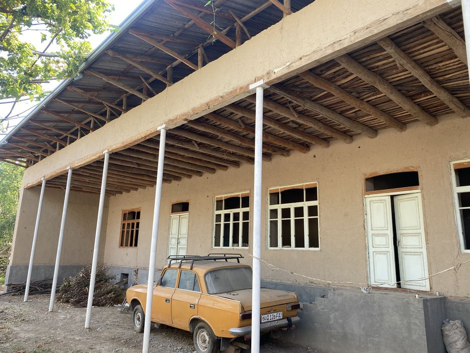 Hovli uy-joy sotiladi