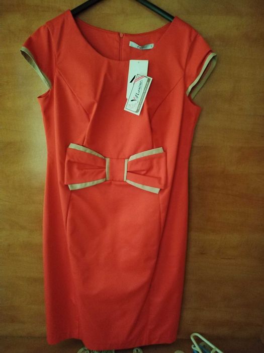 Rochie noua, cu eticheta