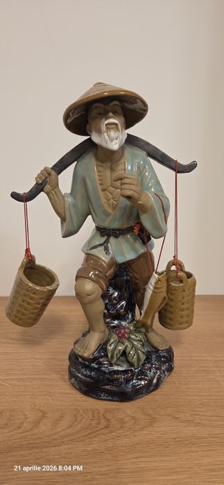 Bibelou chinezesc  cu o vechime de 40 ani