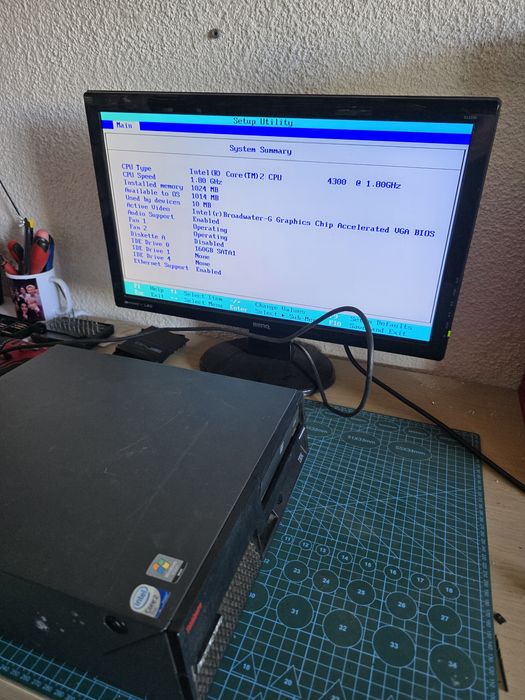 Lenovo ThinkCentre M57e 9488-A8J SFF – Core 2 Duo E4300 / 1 GB RAM / 160 GB HDD