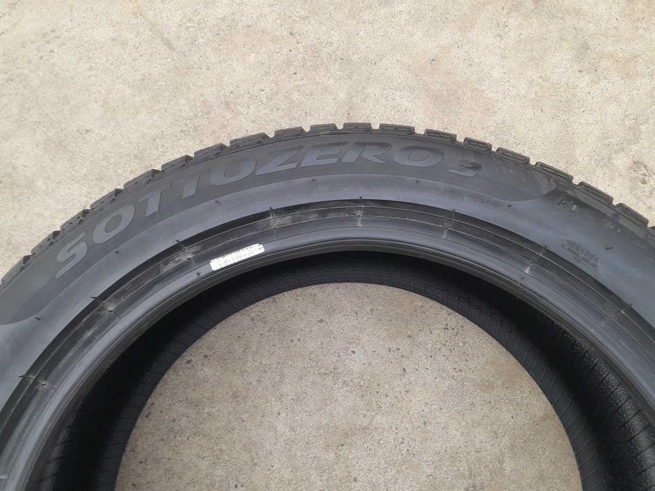 O anvelopa de iarna 225 50 18 pirelli sottozero 3 profil 7,8 mm