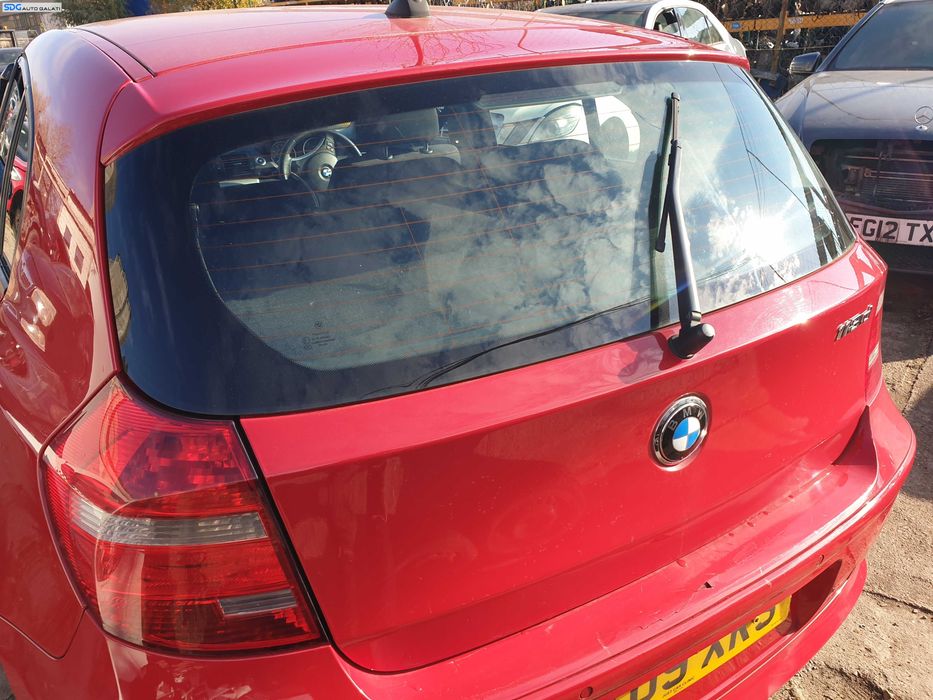 Haion Hayon Capota Portbagaj Dezechipat cu Luneta Geam Sticla BMW Seria 1 E87 2004 - 2011 Culoare A61/3 Crimson Red Karmesinrot [K0882]