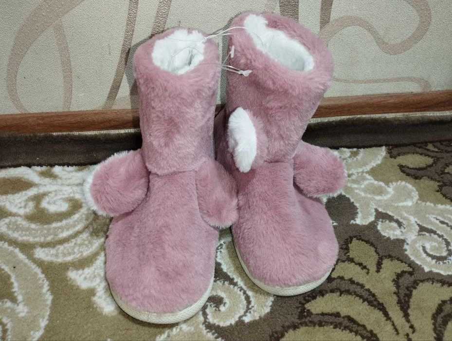 Продам Домашние тапочки Угги.От бренда Red Tag.Теплые.Р 32-33; 34-35